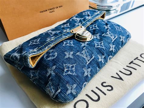 louis vuitton oversized clutch.